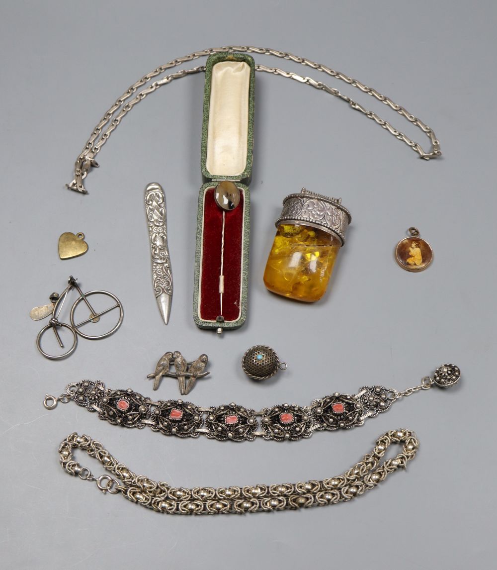 Assorted white metal jewellery, bracelets, brooch, etc